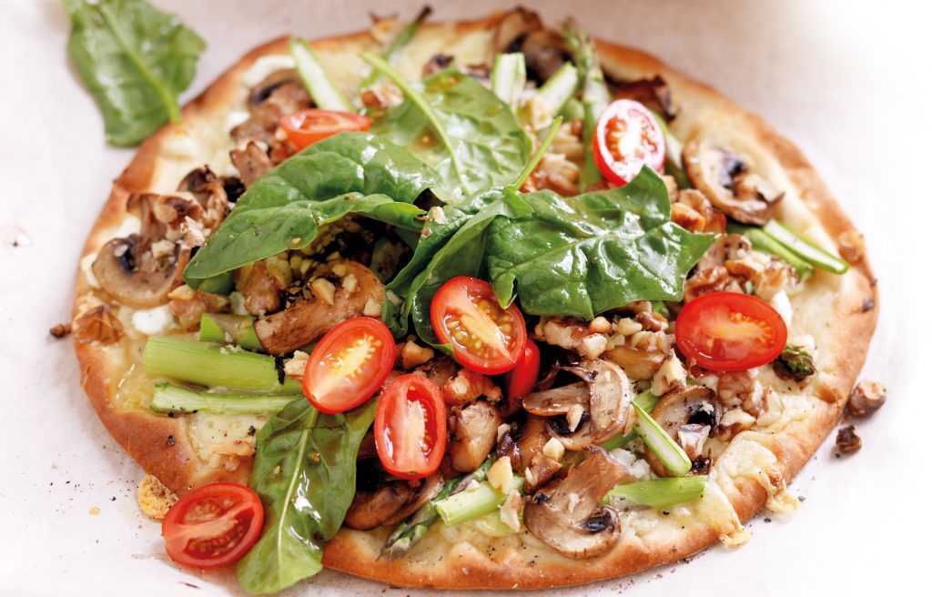 Asparagus, mushroom and goats’ cheese pizzas Asparagus, mushroom and goats’ cheese pizzas