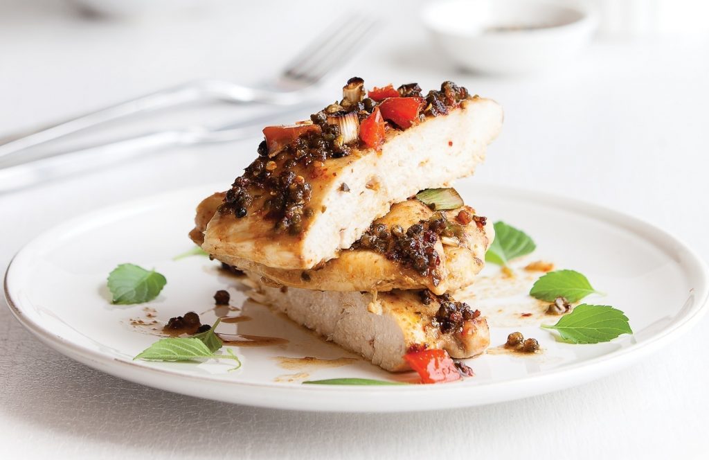 Chicken with spicy crunchy topping