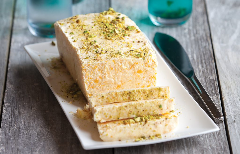 Chilled peach cheesecake slice Chilled peach cheesecake slice