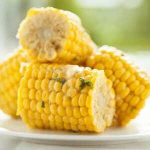 Corn on the cob with garlic and chive butter