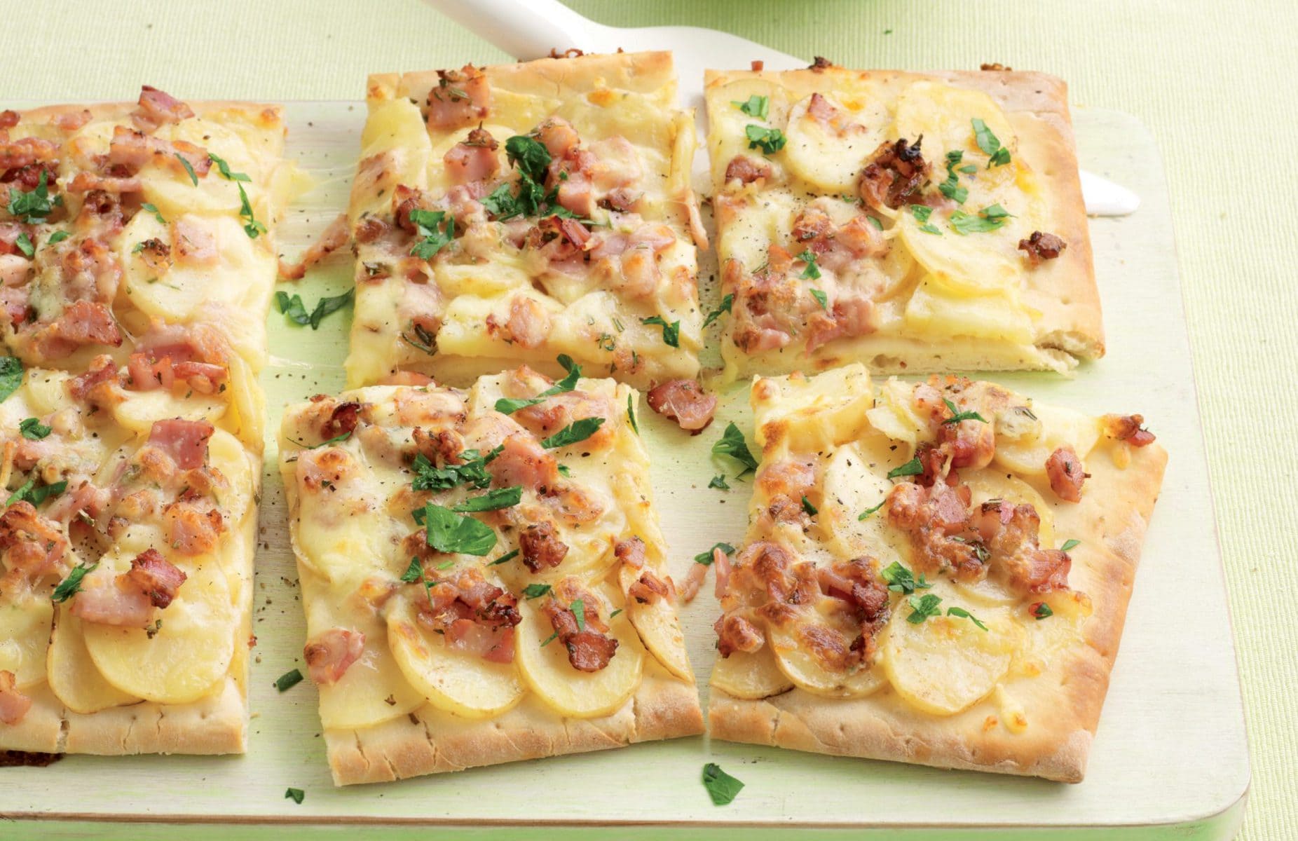 Crispy bacon and rosemary potato pizza