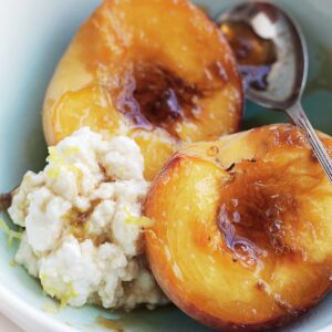 Grilled peaches with lemon ricotta cream
