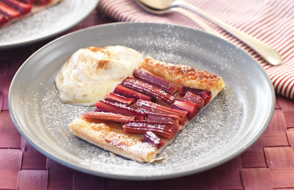 Honey rhubarb tart with vanilla and cinnamon yoghurt