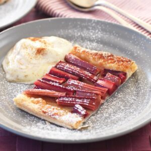Honey rhubarb tart with vanilla and cinnamon yoghurt