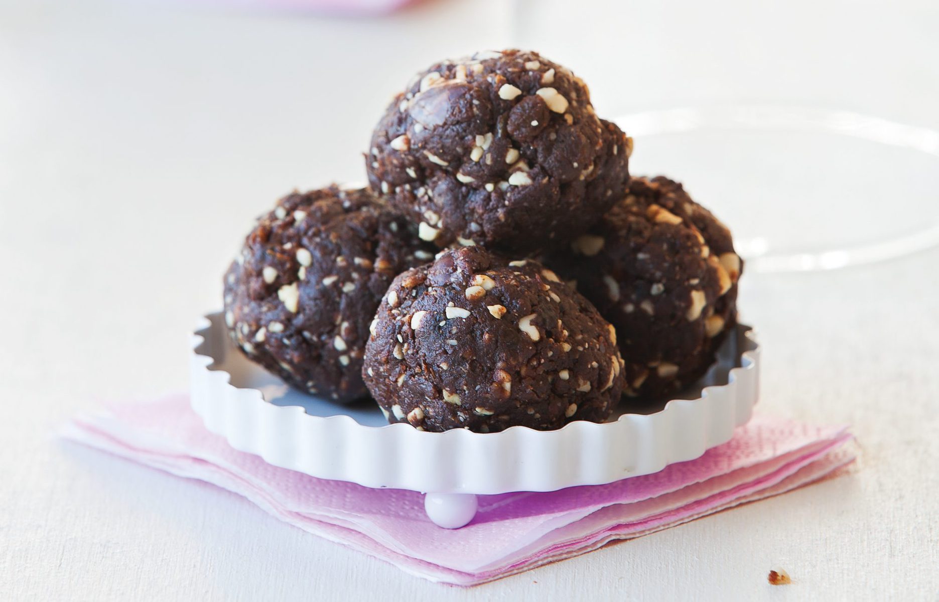 Peanut and cocoa balls