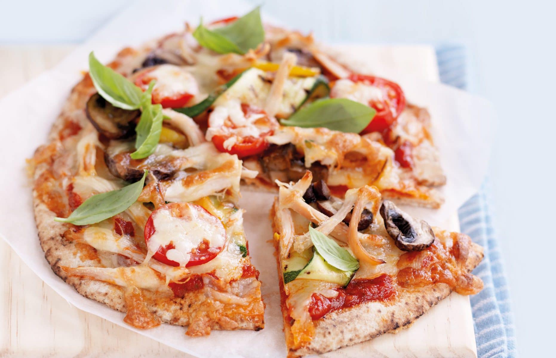 Pita bread pizza with chicken and grilled veges
