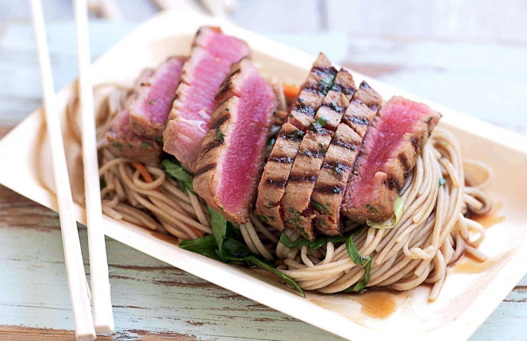 Seared tuna with soba-noodle salad