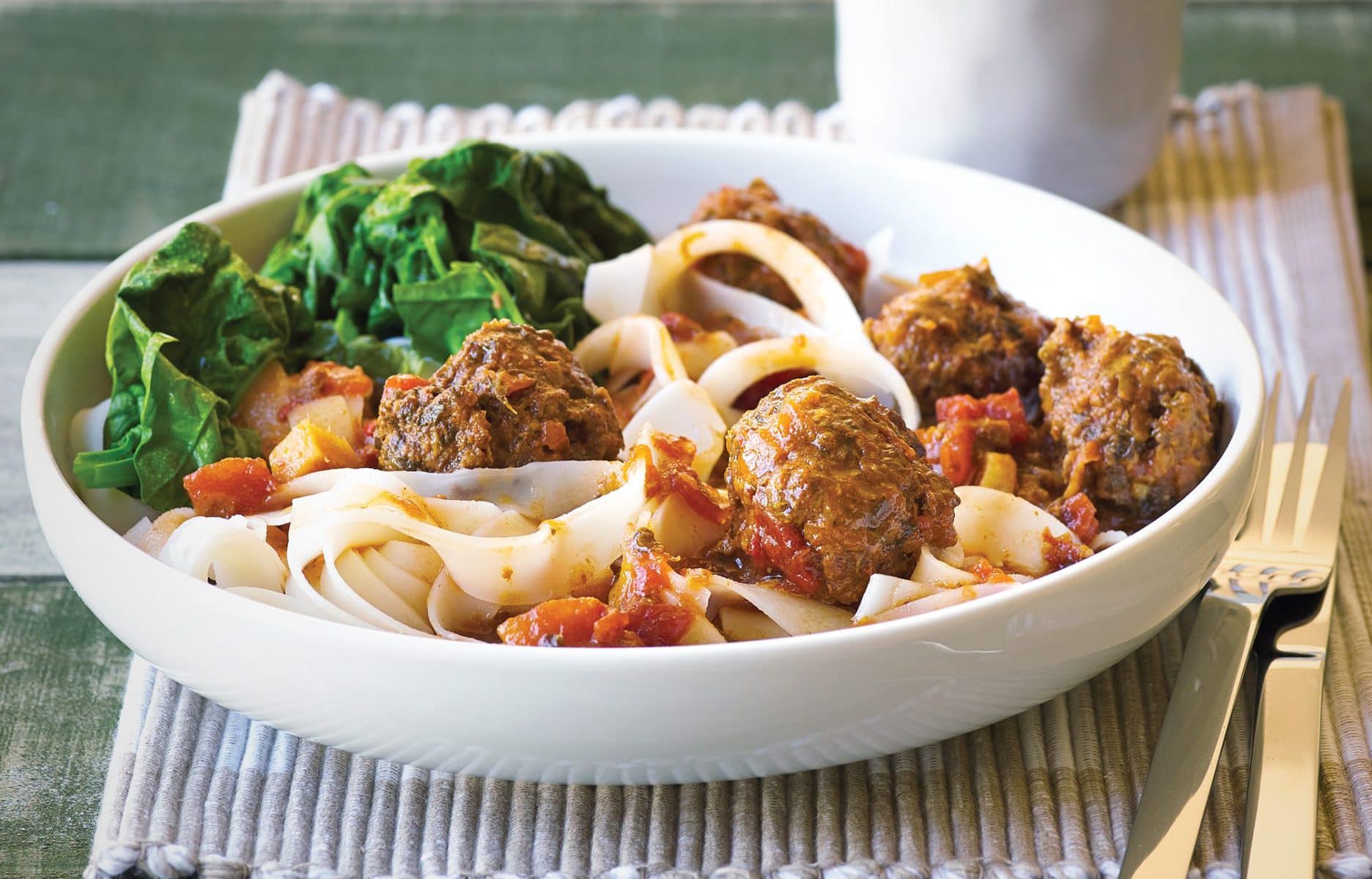 Spicy meatballs in tomato ginger sauce