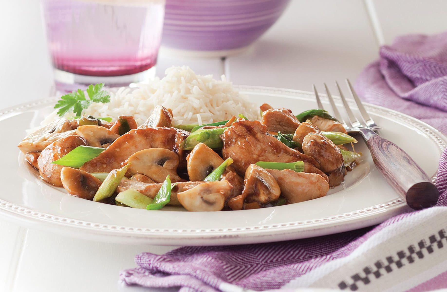 Stir-fried chicken and mushrooms