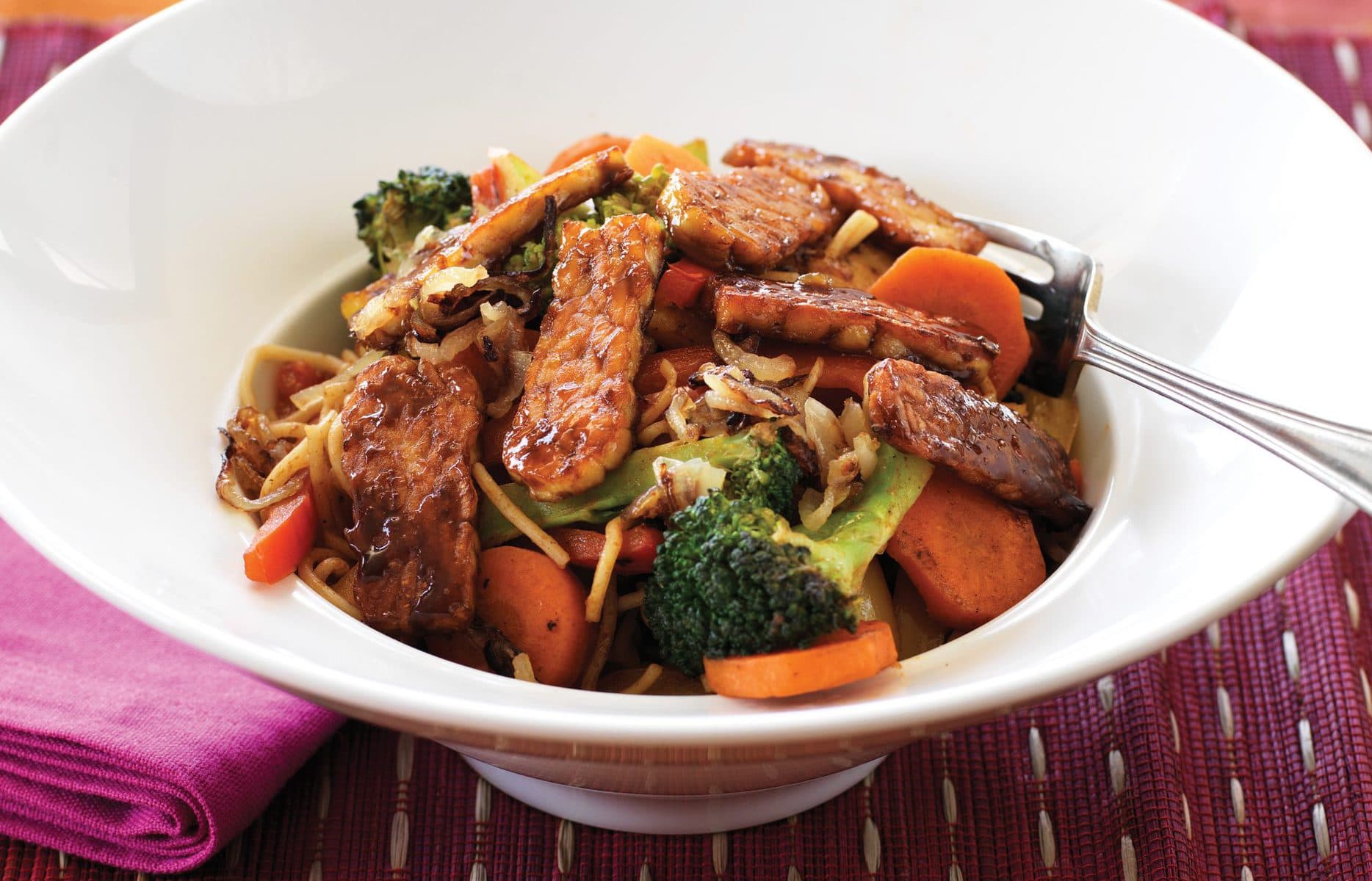 Sweet tempeh and wok-fried vegetables