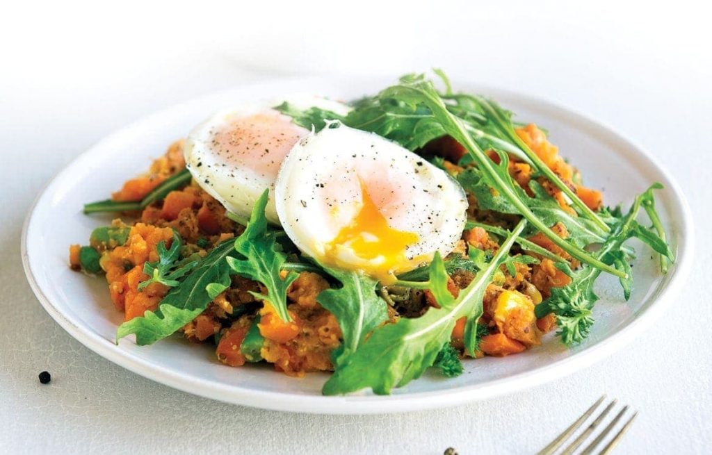 Vegie sweet potato hash with rocket and poached eggs