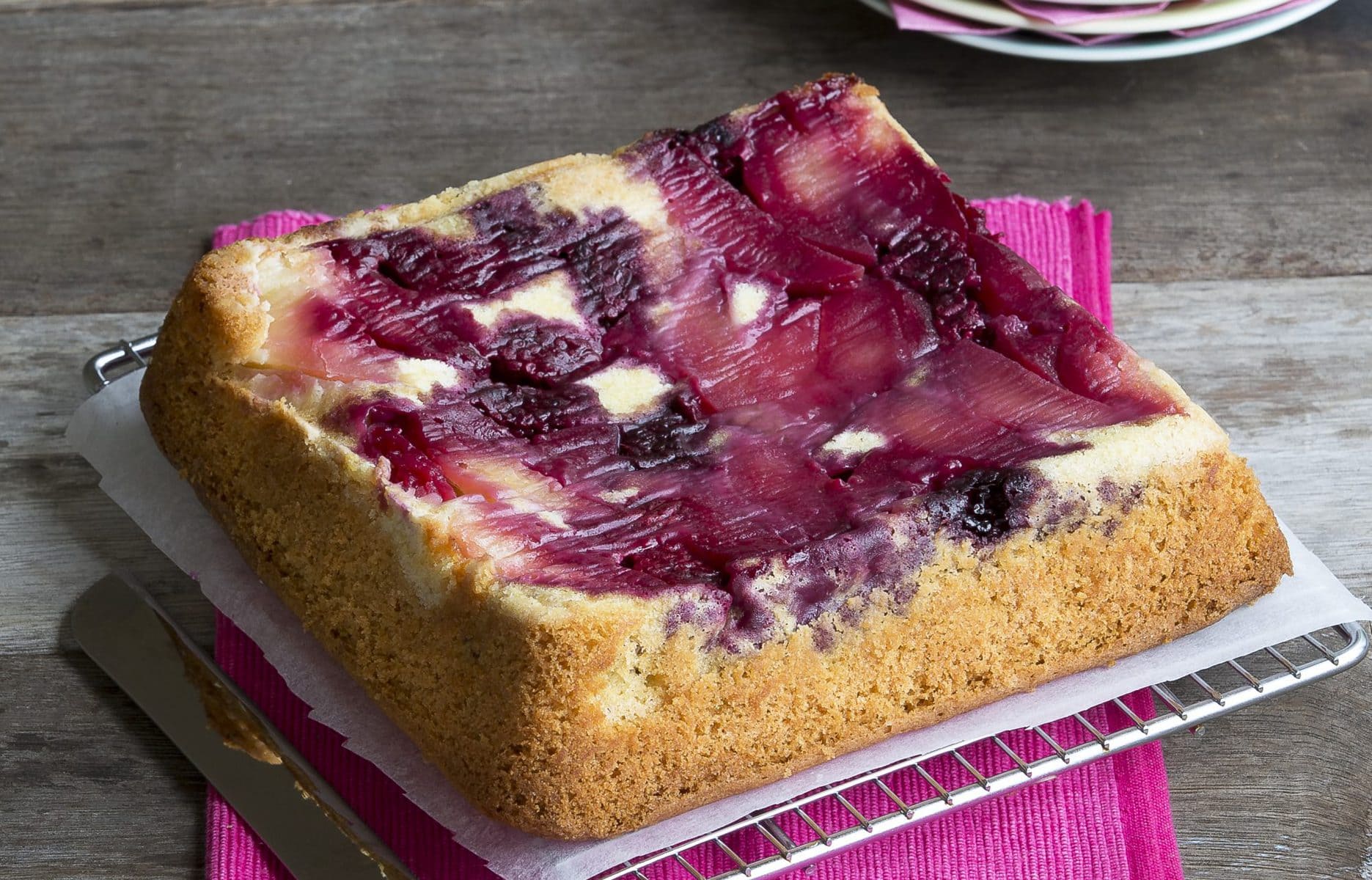 Apple and boysenberry cake
