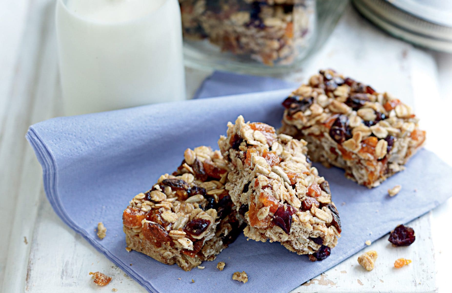 Apricot and goji berry bars