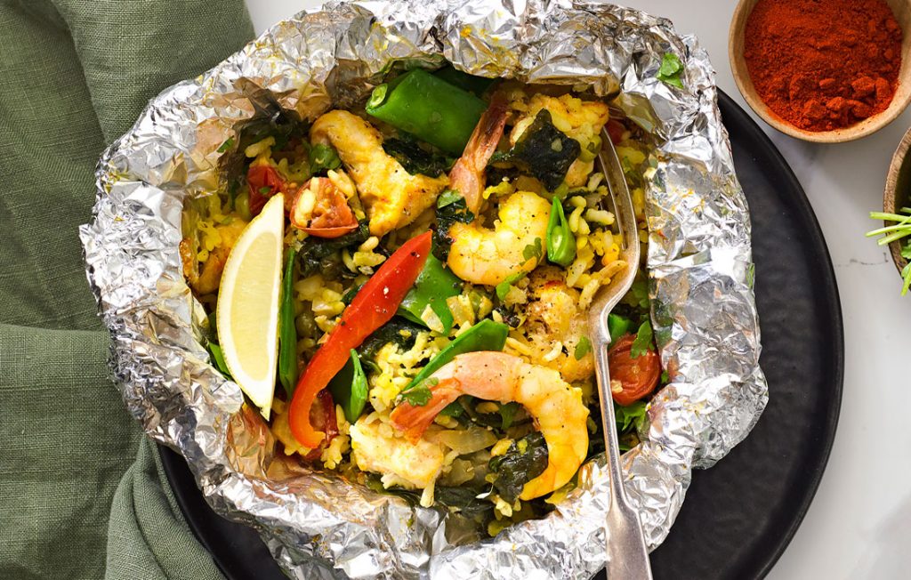 Barbecue seafood packet paella