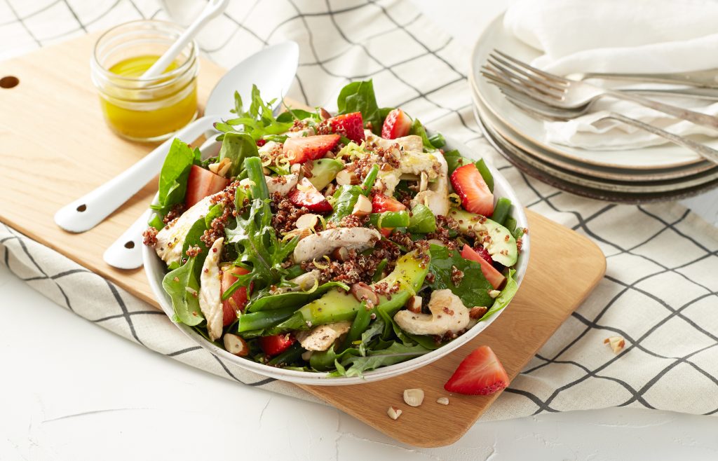Chicken, quinoa and kale salad bowl Chicken, quinoa and kale salad bowl