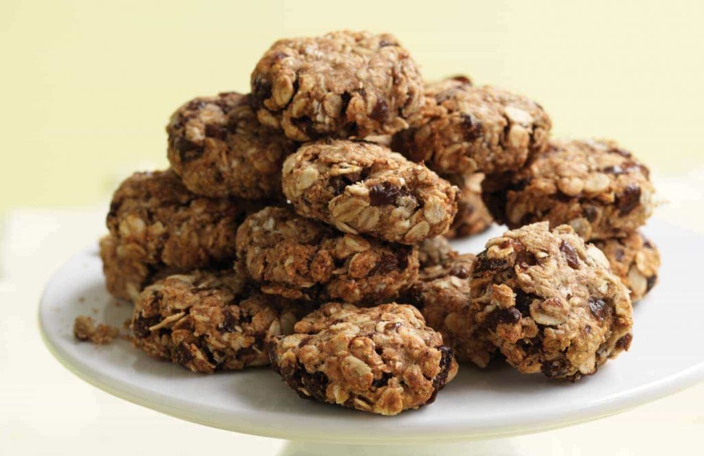 Oat and raisin cookies