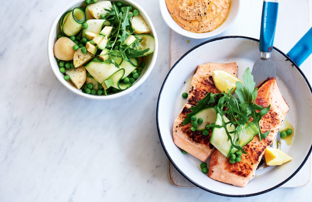 Salmon with spring salad and pumpkin hummus Salmon with spring salad and pumpkin hummus