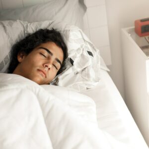 Sleep your teen to better behaviour