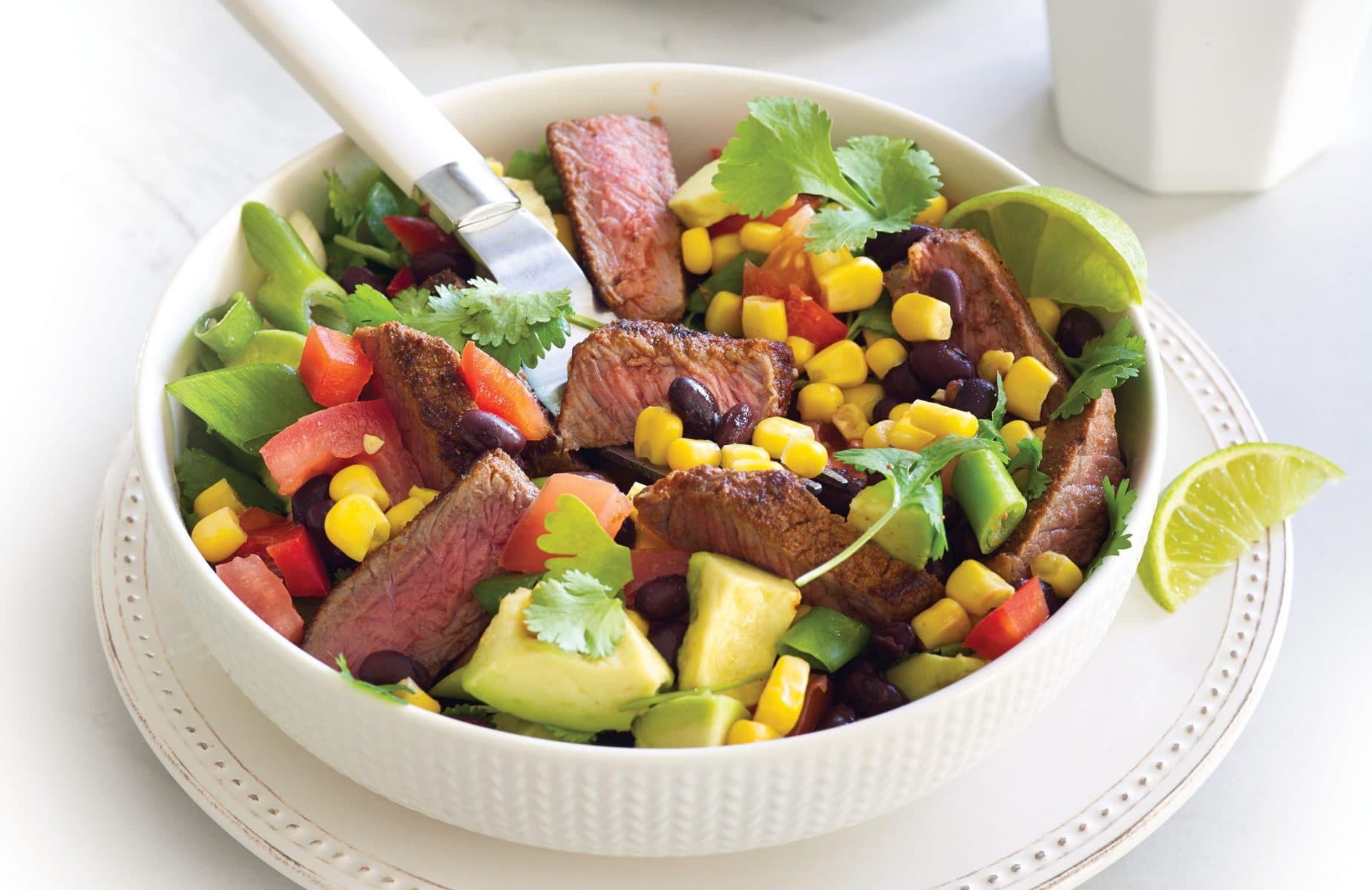 Spicy steak with Mexican style-salad