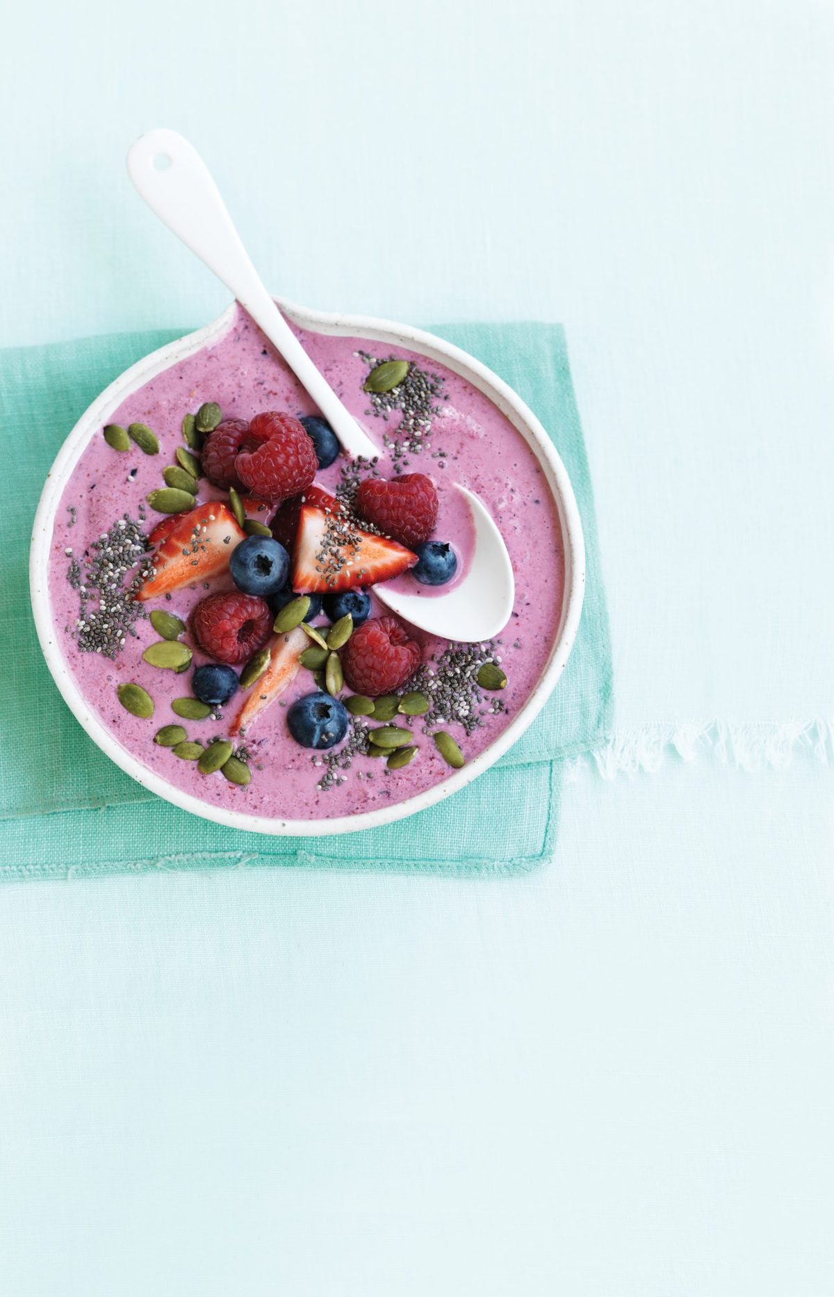Very berry smoothie bowl