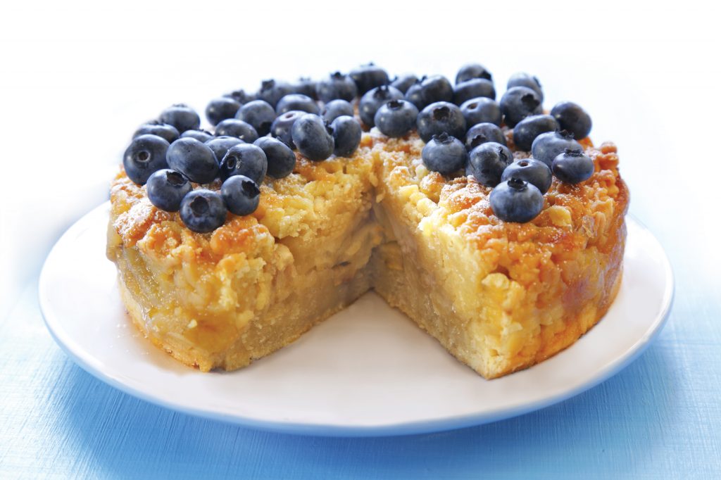 Apple and blueberry crumble cake Apple and blueberry crumble cake