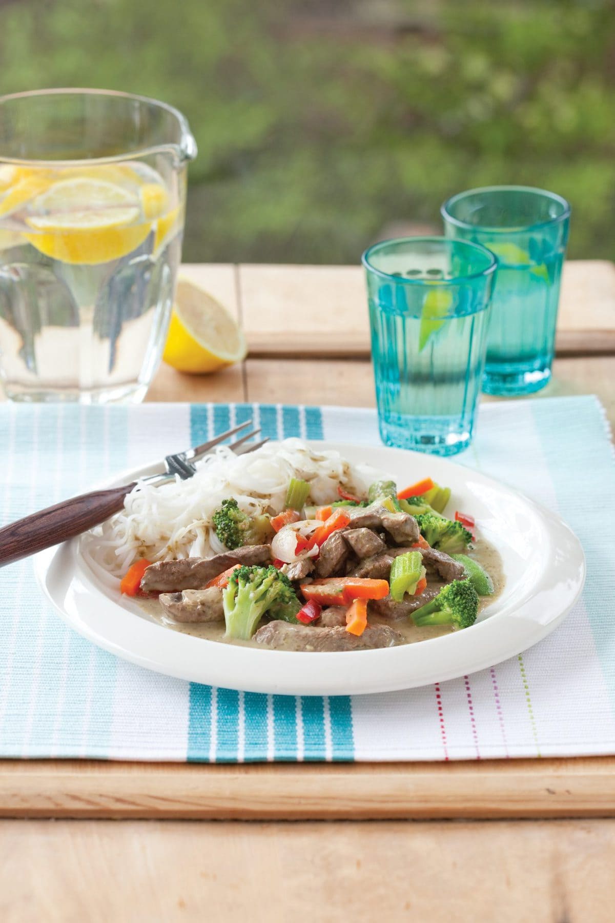 Beef with noodles in curry sauce