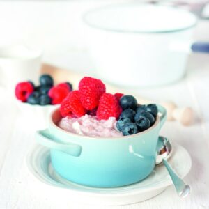 Berry yoghurt oats