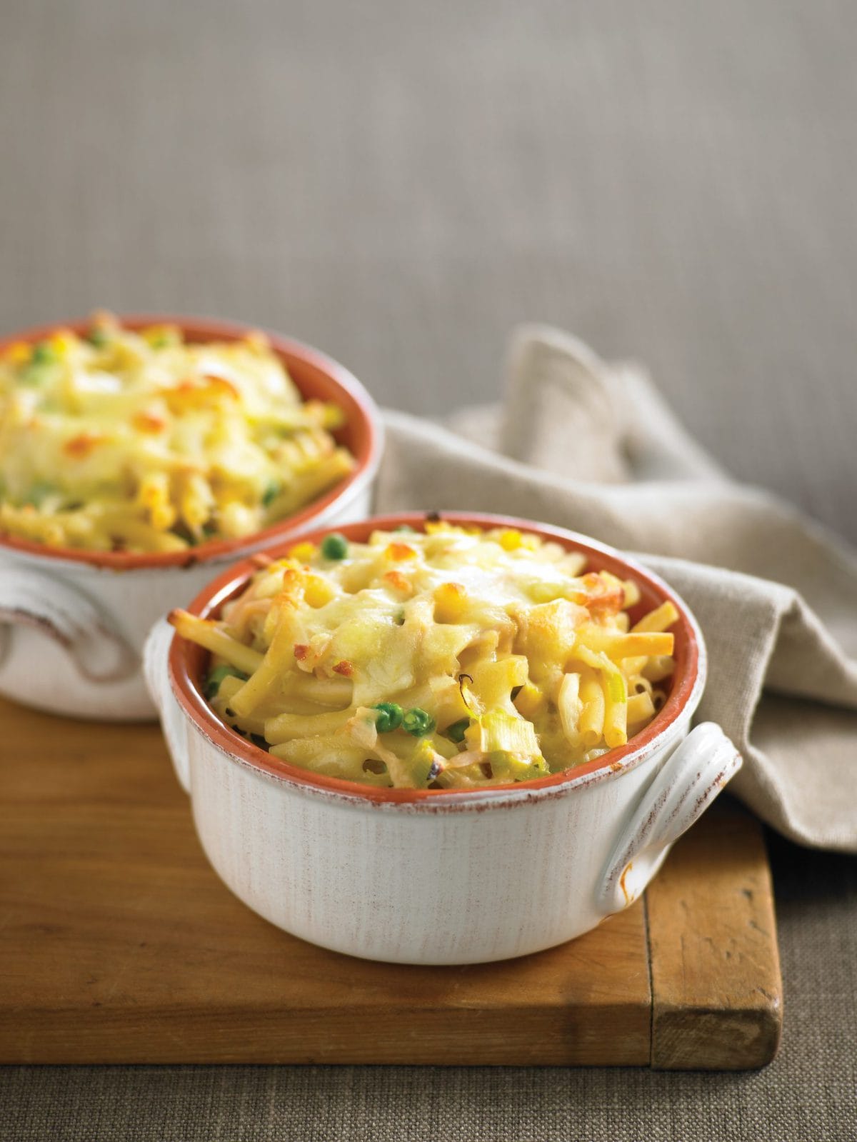 Chicken and pea pasta bake