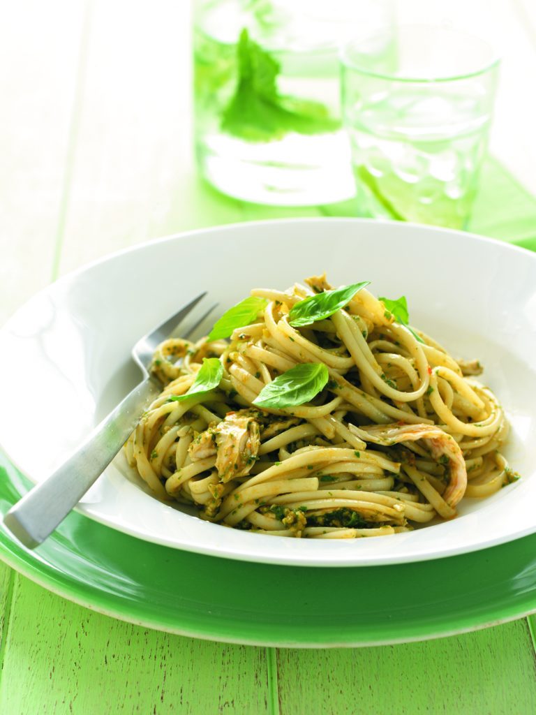 Chicken linguine with tomato and basil pesto
