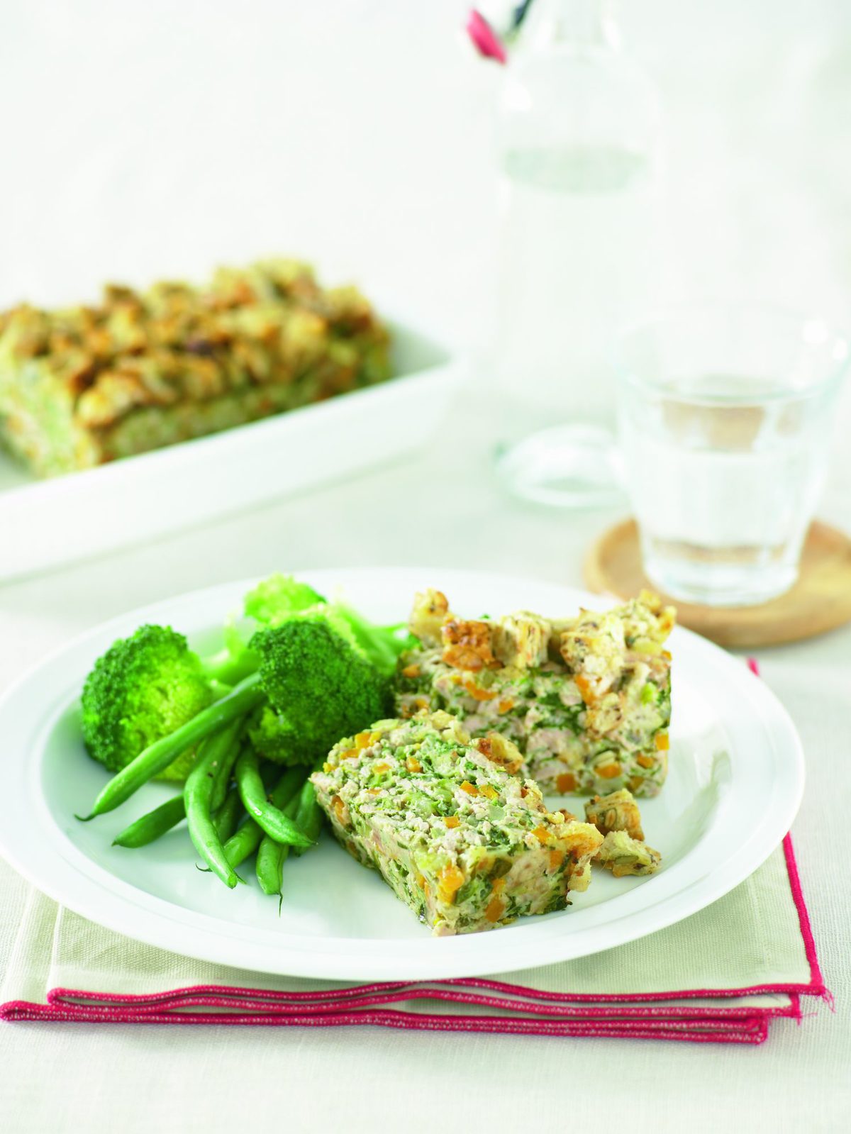 Chicken meat loaf with crunchy topping