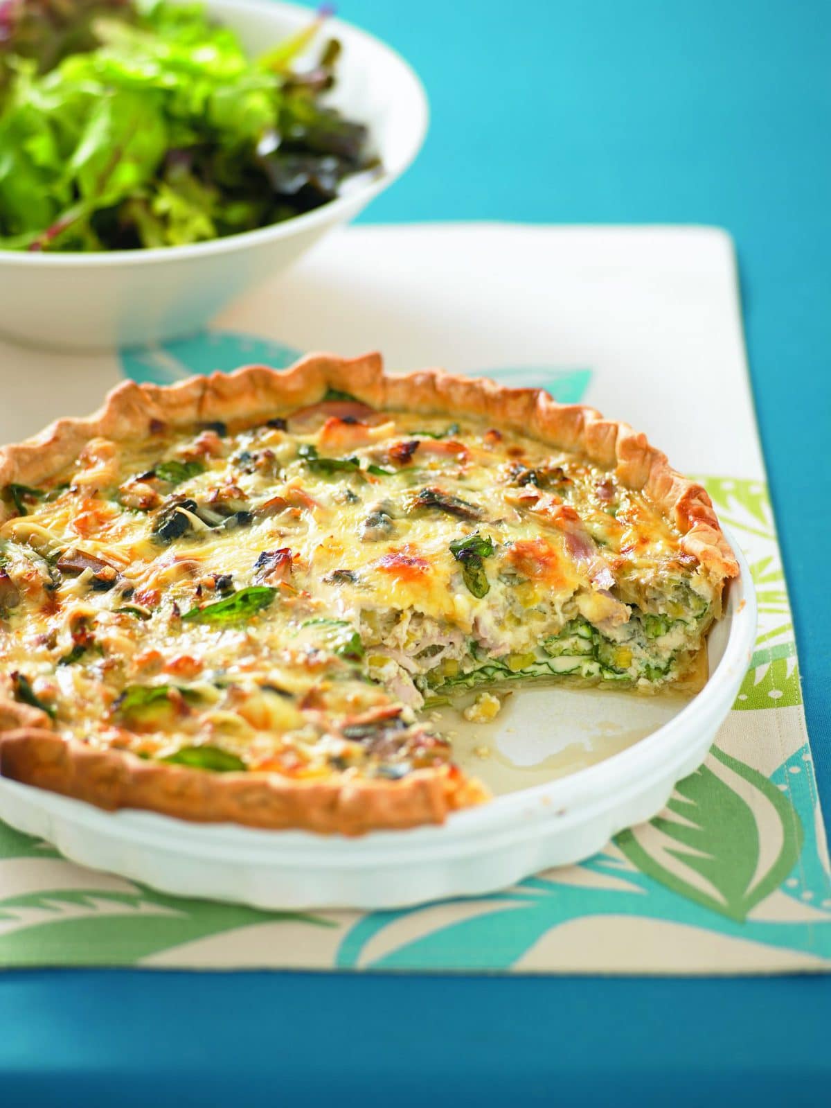 Chicken quiche with leek and mushrooms