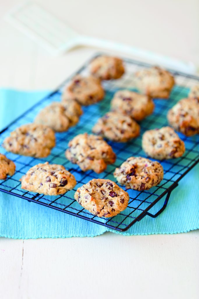 Chocolate chip, cranberry and almond cookies Chocolate chip, cranberry and almond cookies