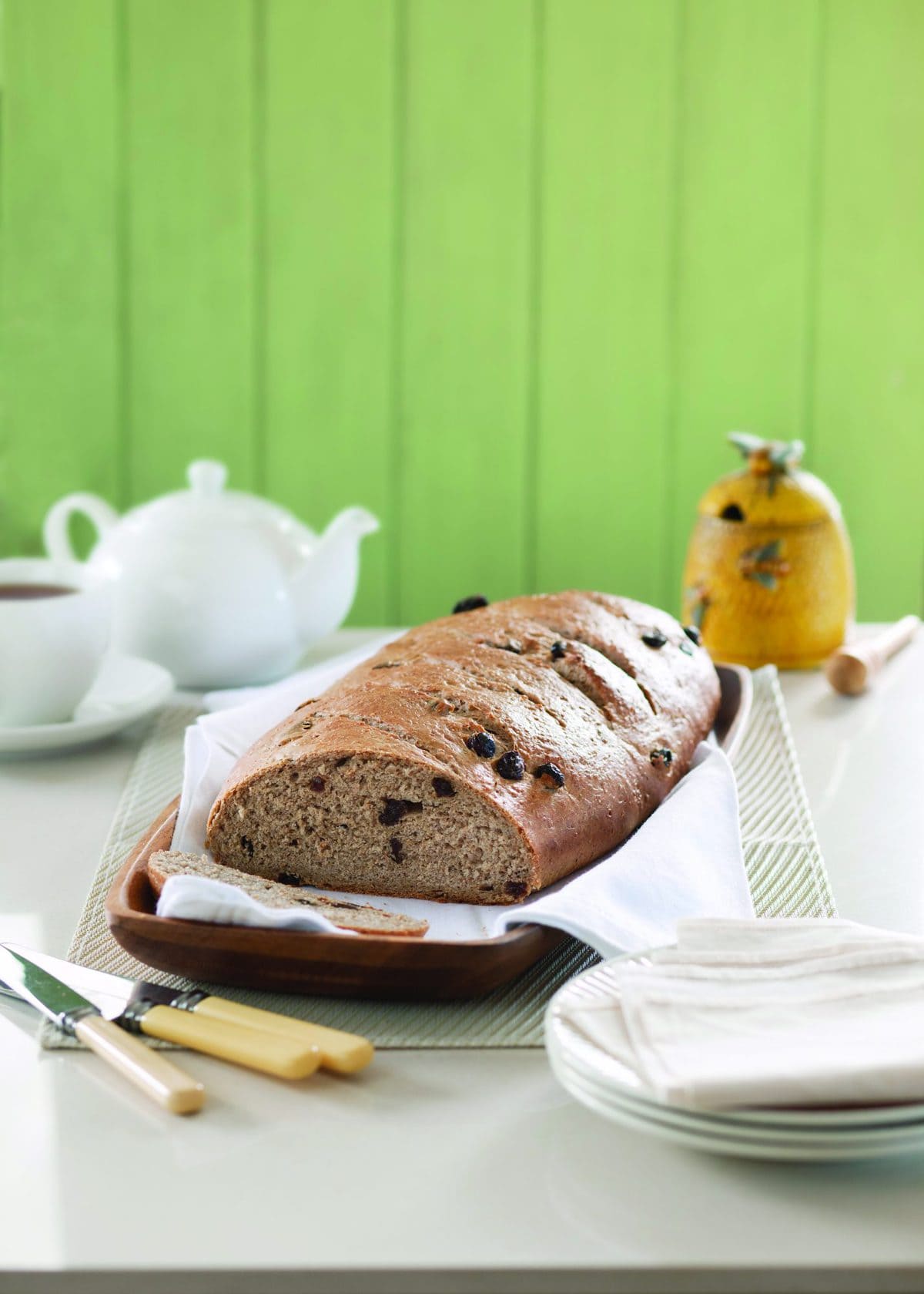 Cinnamon raisin loaf