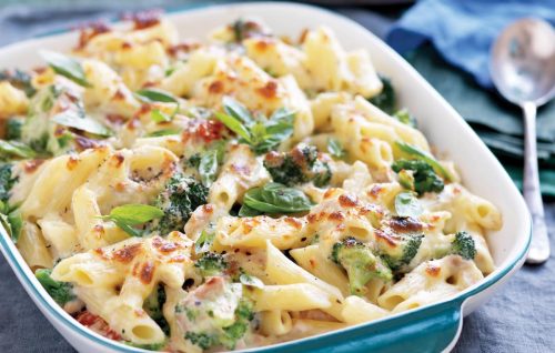 Creamy tuna and broccoli pasta bake