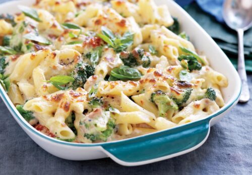 Creamy tuna and broccoli pasta bake