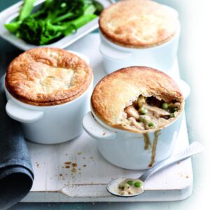 Creamy chicken and mushroom pies