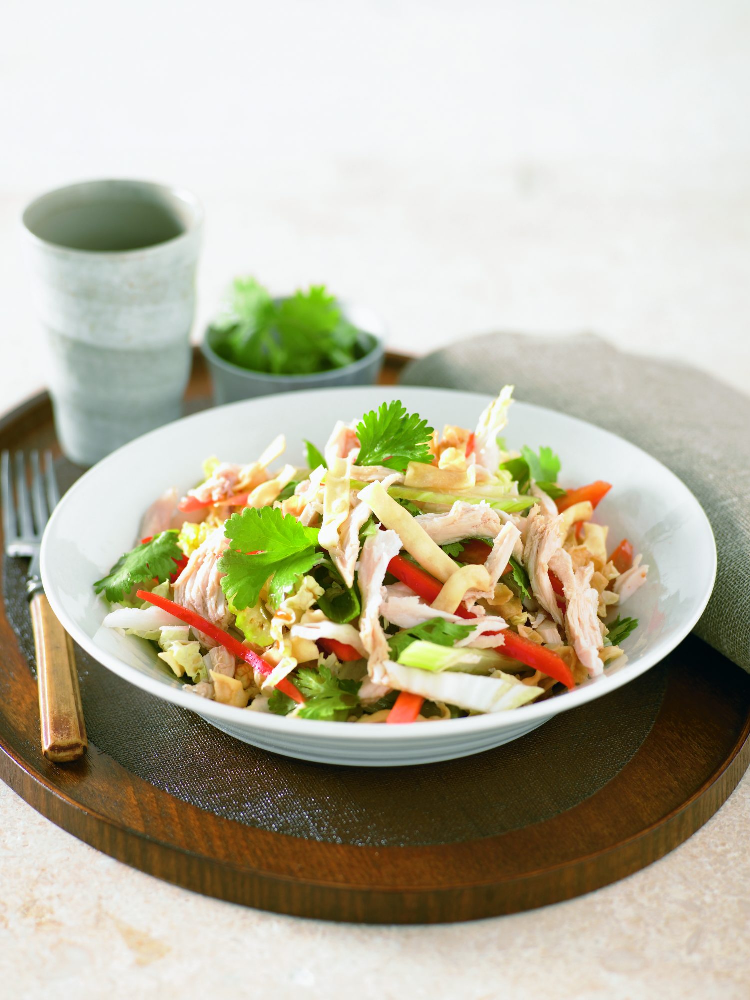 Crispy noodle and chicken salad
