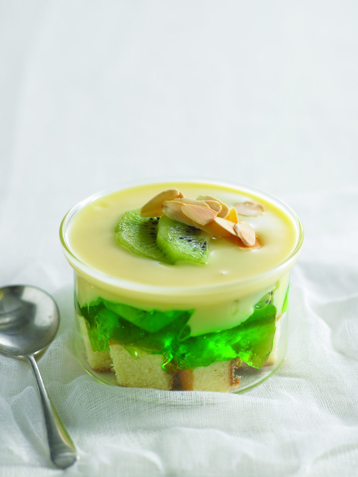 Kiwifruit trifle