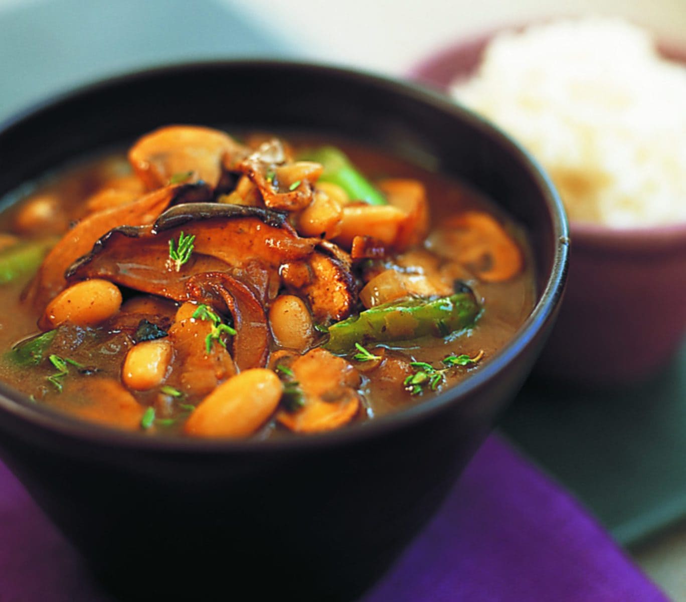 Mushroom and cannellini bean stroganoff