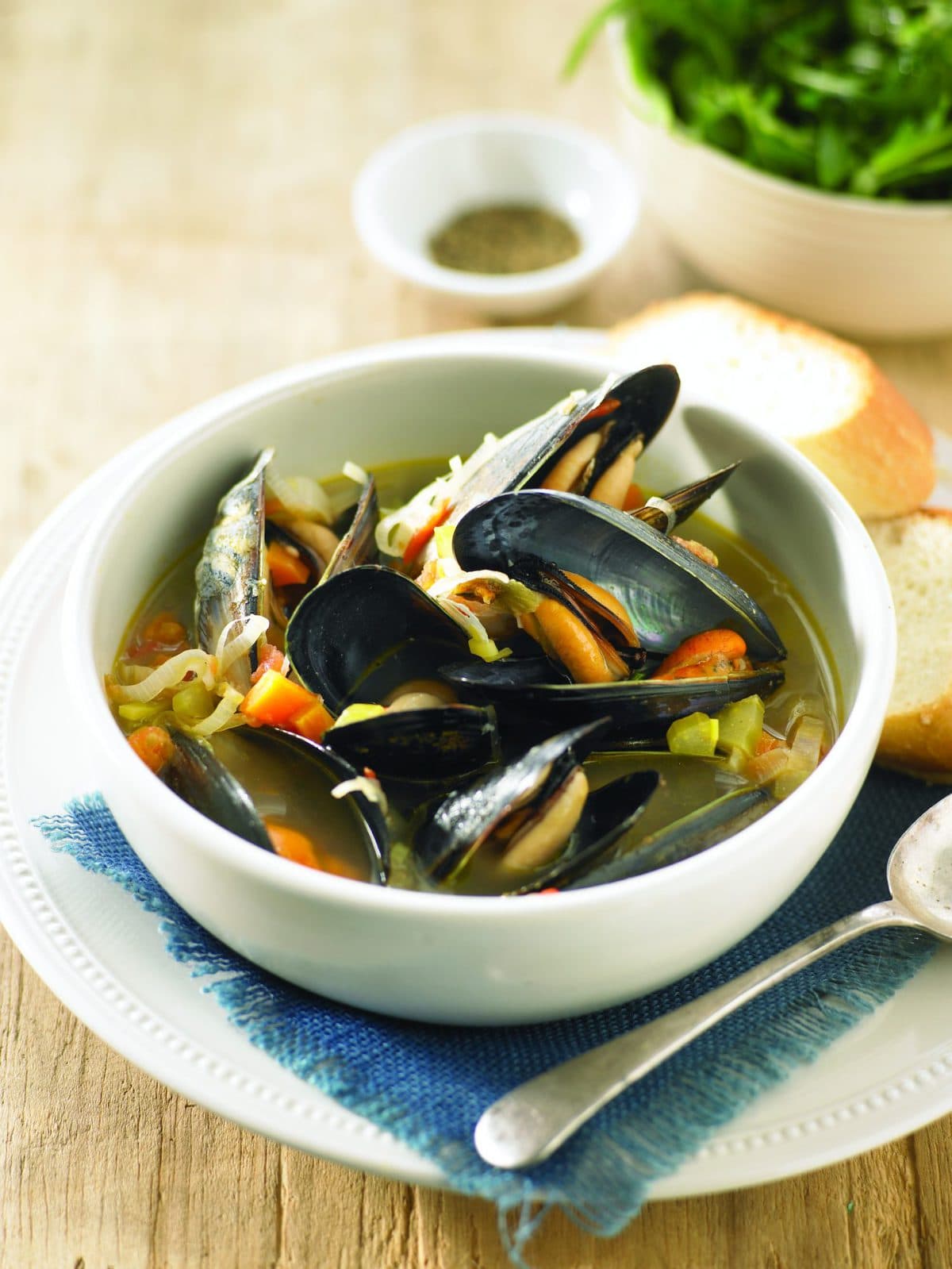 Mussels with leek and white wine sauce