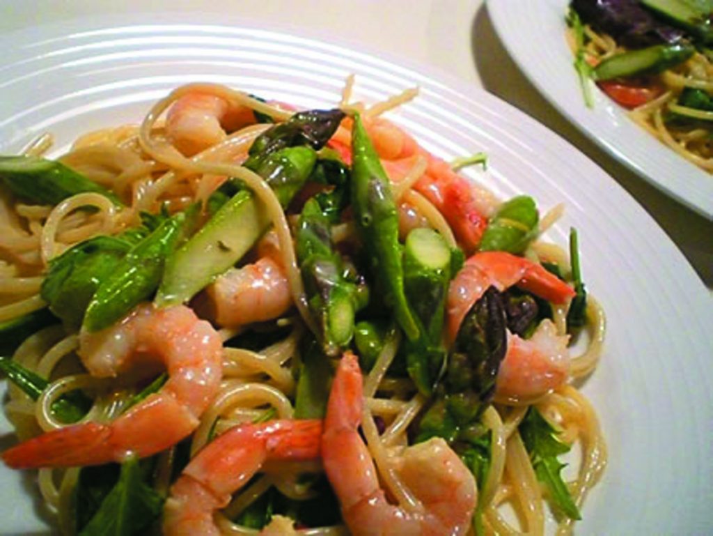 Prawn, pea and asparagus pasta Prawn, pea and asparagus pasta