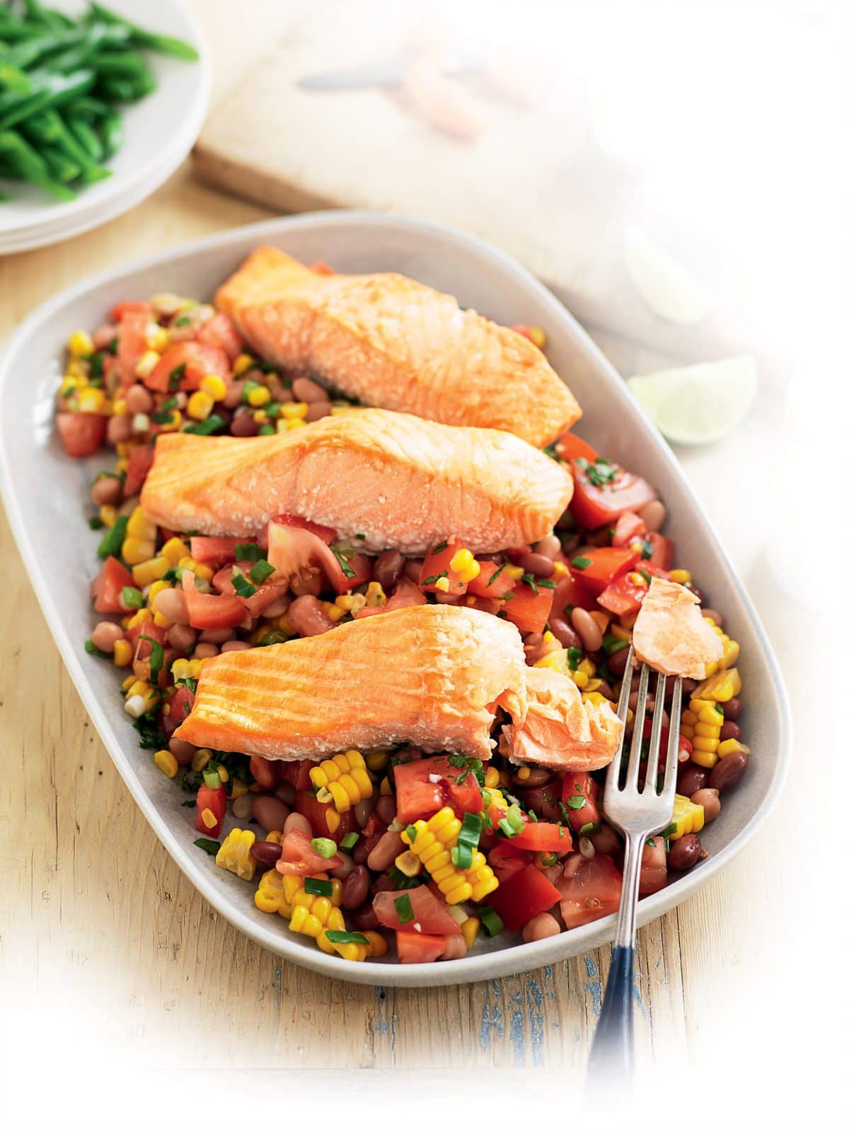 Roasted salmon with Mexican salad