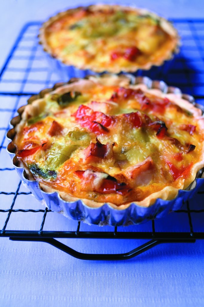 Smoked chicken tartlets