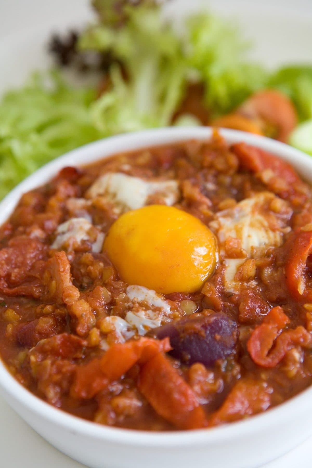 Spicy baked eggs