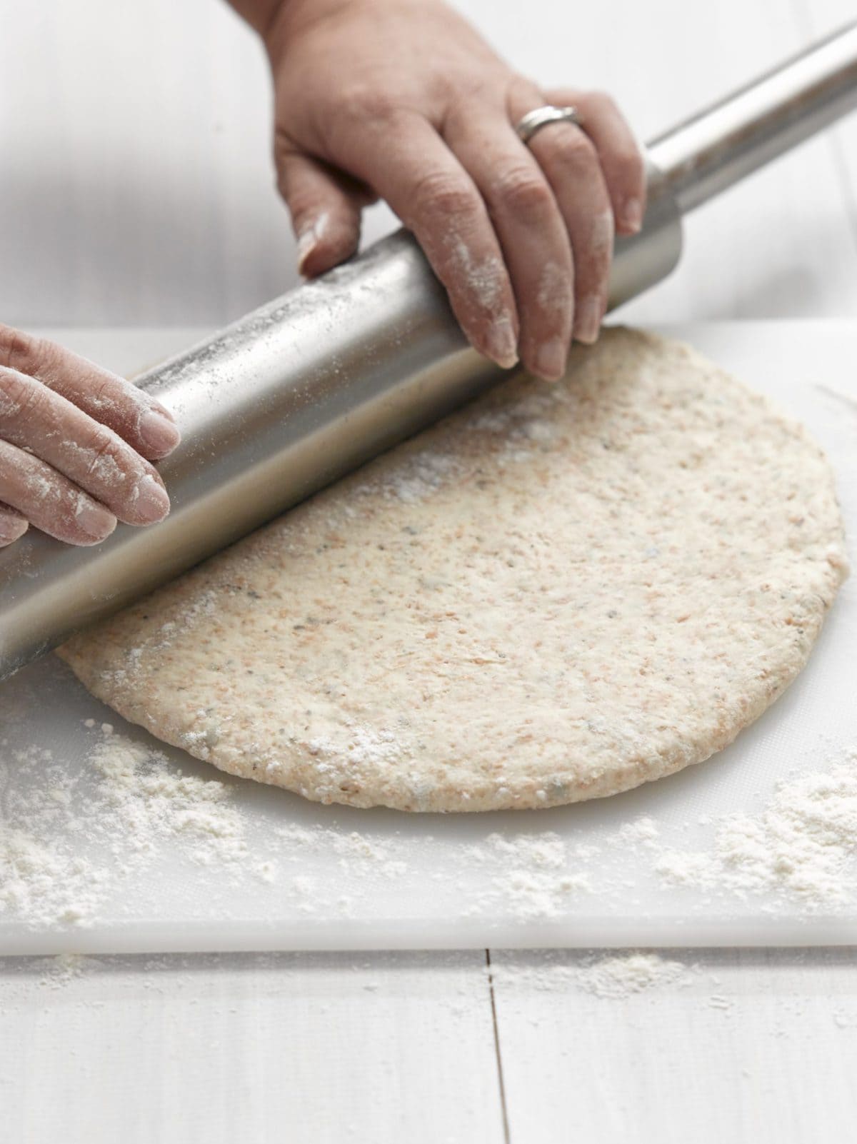Step by step: Basic pizza dough
