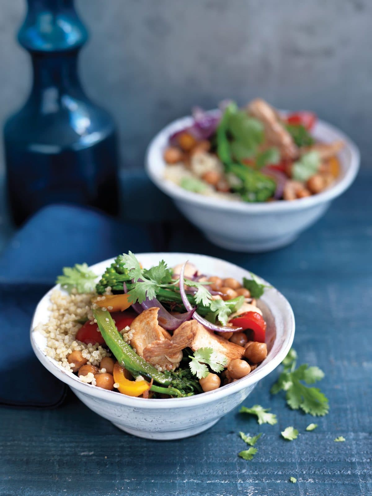 Stir-fried chicken with chickpeas, broccolini and capsicum