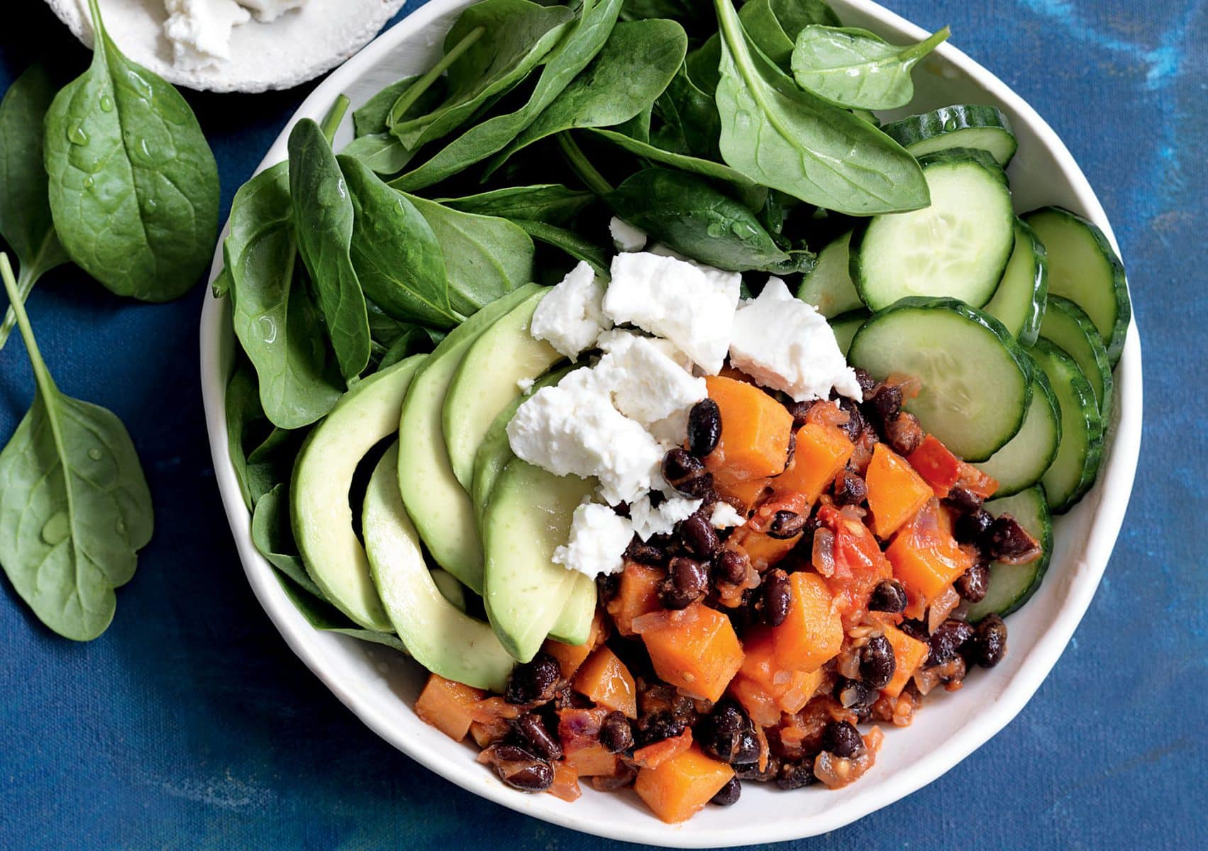 Taco bowl with spicy beans