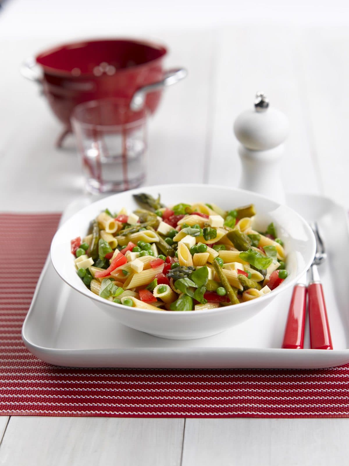Tomato, basil and asparagus penne