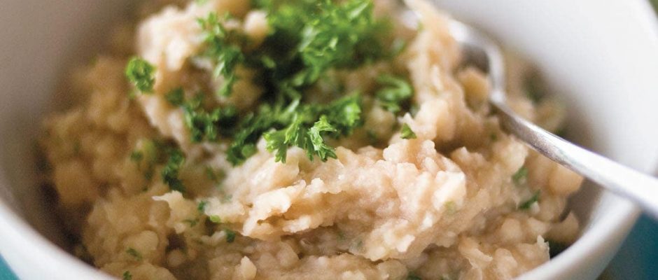 White bean mash with roasted garlic