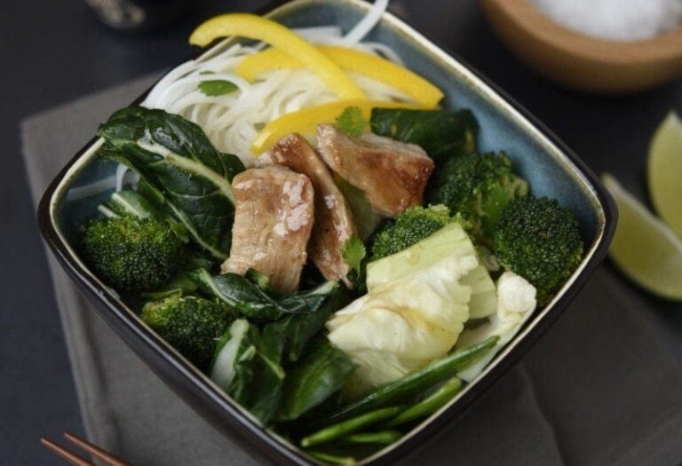 Sesame chili stir-fry with pork tenderloin and noodles